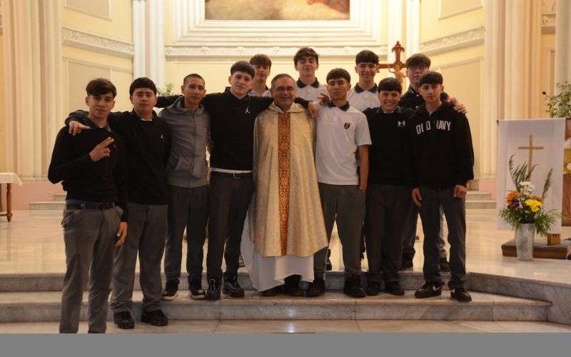 Celebración del 17º Aniversario de Ordenación Sacerdotal del Padre Víctor Mora, SDB